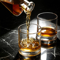 Ensemble de carafe à whisky en cristal sans plomb de qualité supérieure de 24,6 oz, base unique, bouchon de bouteille haut de gamme pour spiritueux, vin et liqueurs