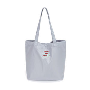 Bolso de compras de poliéster personalizado con logotipo de bordado de moda reutilizable para hombres y mujeres - Product Image 1