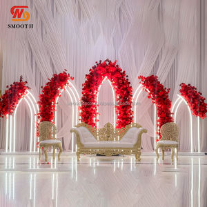 Marco Metálico Liso, Brillante y Duradero, Fondo de Acero Inoxidable con Arco Dorado, Candelabros de Flores y Diseño de Espejo para Eventos de Boda - Product Image 3