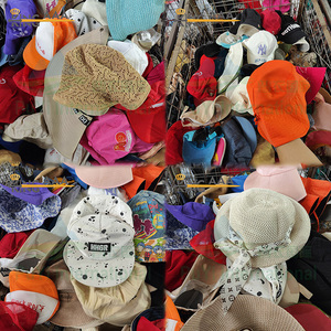 Chapeaux de soleil d'occasion, chapeaux de golf, vêtements d'occasion, friperie, vêtements de seconde main en balles, vêtements usagés en balles - Product Image 6