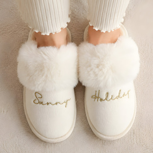 Pantuflas de Felpa <span class=keywords><strong>para</strong></span> Mujer al <span class=keywords><strong>por</strong></span> Mayor, Pantuflas Cálidas de Invierno con Bordado Dorado, Pantuflas de Interior Antideslizantes con Suela de TPR <span class=keywords><strong>para</strong></span> el Hogar - Product Image 1