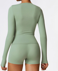 Completo Sportivo Estivo Personalizzato con Logo per <span class=keywords><strong>Donna</strong></span>, Top a Maniche Lunghe e Pantaloncini, Set da <span class=keywords><strong>Palestra</strong></span> - Product Image 2