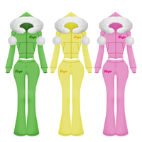 Ensemble deux pièces pour femmes de haute qualité en tricot gaufré avec fermeture éclair et capuche en fausse fourrure et pantalon évasé, vêtements d'hiver personnalisés pour femmes, survêtements