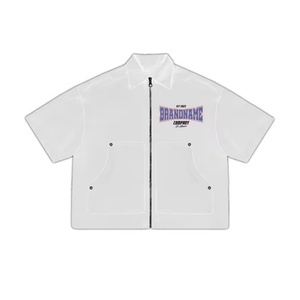 ผู้ผลิตเสื้อผ้า เสื้อครอปท็อปทรงบ็อกซ์ คอปกซิป คุณภาพสูง เสื้อโปโลแขนสั้นทรงโอเวอร์ไซส์ เสื้อทำงานแบบซิป - Product Image 4