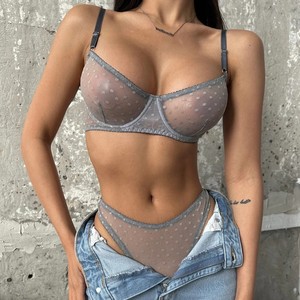 Nouvel ensemble de lingerie sexy pour femme : soutien-gorge en dentelle transparente avec armatures et culotte en résille noire, style mature et séduisant - Product Image 4