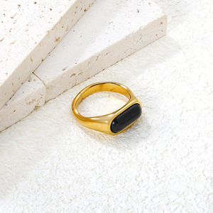 Bague minimaliste en agate noire, forme géométrique, sertissage clos, bijou unisexe tendance, cadeau - Product Image 4