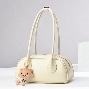 กระเป๋าหนังวัวลายหนังแท้ทรงถัง สีดำ ปิดด้วยซิป สะพายไหล่หรือสะพายข้าง ใช้ได้ทุกวัน คอลเลคชั่นฤดูใบไม้ร่วง 2024 - Product Image 2