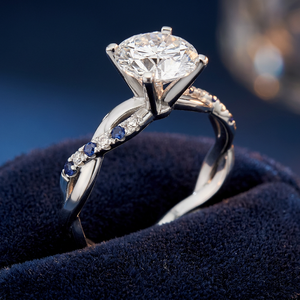 Anillo Clásico de Compromiso con Diamante Cultivado en Laboratorio de 5mm 0.5 CT, Corte VVS1, Color D, Chapado en Rodio, Certificado IGI, Oro 14K - Product Image 1