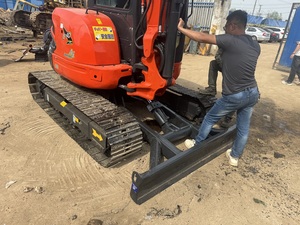 Mini excavatrice 4 tonnes petite pelleteuse d'occasion Kubota U35 U40 à vendre Japon - Product Image 3