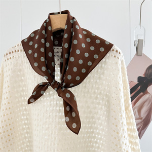 Écharpe en soie de qualité supérieure de style européen, 100% soie double crêpe de Chine, col carré, 65*65cm, écharpe en soie <span class=keywords><strong>CDC</strong></span> à pois - Product Image 1