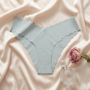 Culotte de bikini sans couture pour femme, bord ondulé festonné, en soie glacée, invisible, taille basse, respirante, pour le sport - Product Image 4