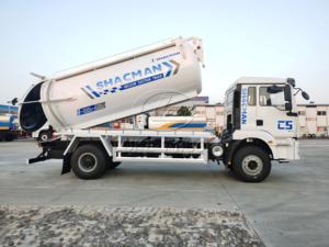 China Export Shacman 2Axles 15CBM High Pressure Jetting Vacuum <b>Suction</b> Truck, Optional Euro II/Euro III/Euro V Emission - Product Image 3