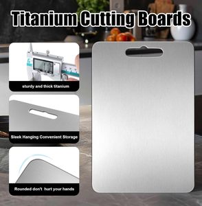 Ensemble de 4 planches à découper en titane avec tapis antidérapant en silicone, 2 torchons, 14,2*10 pouces, planches à découper en métal double face pour la cuisine - Product Image 3