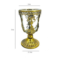 Vase sur piétement en fer et verre orné de style vintage pour la décoration de table à la maison, pot de fleurs en métal doré antique pour centre de table de mariage