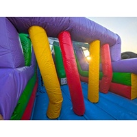 Wahana Permainan Inflatable Obstacle Course  Esport Bouncy Castle dengan Seluncuran Air untuk Bisnis Sewa Pesta