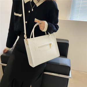 <span class=keywords><strong>Sac</strong></span> fourre-tout <span class=keywords><strong>noir</strong></span> effet <span class=keywords><strong>croco</strong></span> pour femme, <span class=keywords><strong>sac</strong></span> à main à poignée supérieure, <span class=keywords><strong>sac</strong></span> à bandoulière, <span class=keywords><strong>sac</strong></span> de cérémonie Sunday Best, grand espace, avec fermeture éclair, 2026 - Product Image 3