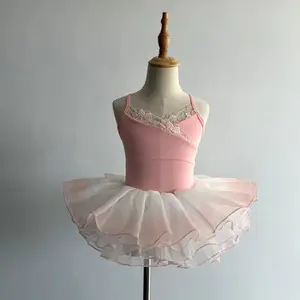 Nouveautés bonne qualité rose dentelle florale frange danse camisole filles ballet justaucorps