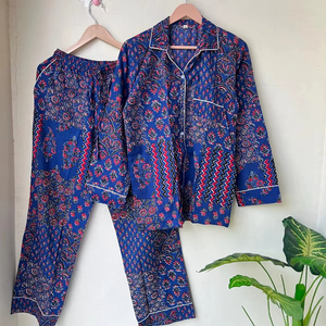 Conjunto de Pijama Estampado Vintage Único y Elegante de la India, Ropa de Dormir Unisex, 100% Algodón, Suave y Cómodo, Hecho a Mano - Product Image 1