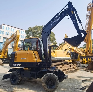 Excavateurs sur pneus Hyundai d'occasion certifiés CE avec godet 6 tonnes Hyundai 60W-VS de Corée Fabrication originale en Corée du Sud - Product Image 1