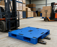 Palettes en plastique industrielles Huidu robustes à 3 roues, en PEHD recyclé, bleues, fermées, hygiéniques, à 4 entrées, L-L96, 0,5t