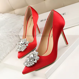 Escarpins verts pour femmes à bout pointu et talons aiguilles avec décoration en cristal, chaussures de cérémonie pour mariage et soirée - Product Image 6