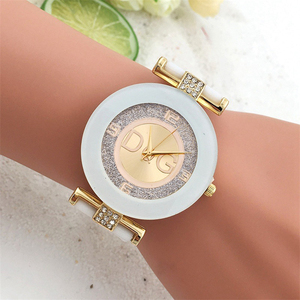 Marchi di moda da donna orologi In bianco e <span class=keywords><strong>nero</strong></span> semplicità <span class=keywords><strong>orologio</strong></span> al quarzo per studenti <span class=keywords><strong>orologio</strong></span> <span class=keywords><strong>sportivo</strong></span> con cinturino In silicone <span class=keywords><strong>orologio</strong></span> regalo In Stock - Product Image 6