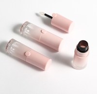 Tubo de lápiz labial pequeño y grueso con logotipo personalizado, degradado brillo labial rosa de marca grande, plástico vacío con tapa abatible hecha de material ABS