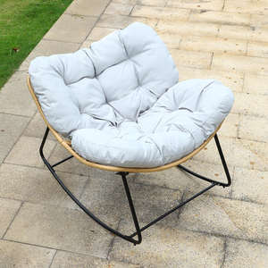Fauteuil à bascule d'extérieur <span class=keywords><strong>de</strong></span> style moderne avec design en rotin pour utilisation dans les cours d'hôtel et les parcs - Product Image 6