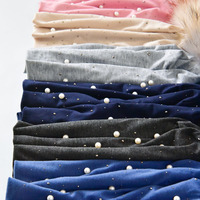 Bonnet d'hiver chaud en polyester avec pompon en fourrure pour femmes Bonnet léger à double couche avec perles artificielles
