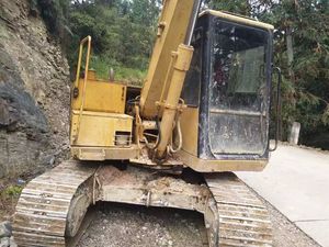 Excavatrice utilisée de chenille de Caterpillar E70b - Product Image 3