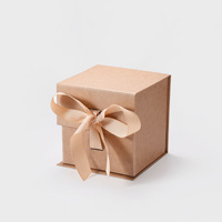 Boîte d'emballage carrée en ruban recyclable YZ Wholesale, boîte cadeau en papier pliable pour les cadeaux de mariage et l'emballage de bonbons
