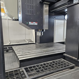 ศูนย์เครื่องจักรกลระบบ CNC DVX2520 - Product Image 5