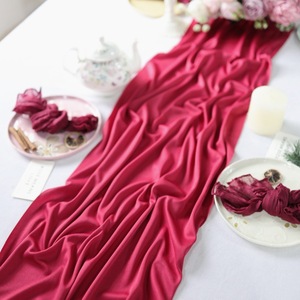 Chemin de table personnalisable en <span class=keywords><strong>gaze</strong></span> de soie de lait à motif uni, <span class=keywords><strong>double</strong></span> face, plissé, style nordique, pour mariage et fête - Product Image 4