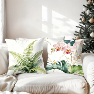 植物柄のクッションは、お祝いのホリデーストッキングやトナカイの飾りで居心地の良いソファを飾ります。 - Product Image 3