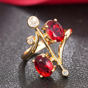 Bague Ronde Princesse pour Femme, Bijou de Doigt Élégant de Créateur Style Palais - Product Image 1