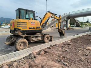 รถขุดตีนตะขาบมัลติฟังก์ชั่นมือสองรถขุดฮุนไดฮุนได SY75C ประสิทธิภาพสูง - Product Image 3