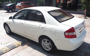 Cerato hatchback 2008, 1.6L gasolina, 112HP, usado, garantía de 3 años, automático, distancia entre ejes de 2610 mm, sedán. - Product Image 6