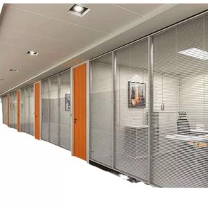 <span class=keywords><strong>Cloison</strong></span> de séparation en verre pour bureau avec cadre en aluminium personnalisable - <span class=keywords><strong>Cloison</strong></span> modulaire flexible pour extérieur avec design écologique - Product Image 6