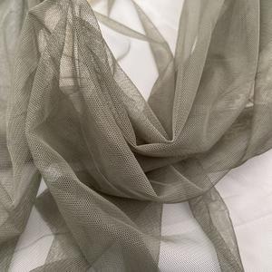 Tela orgánica de color puro al por mayor encaje de malla de organza translúcido verde rosa simple para vestido de mujer hilado - Product Image 4