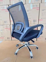 Chaise de bureau respirante à dossier moyen en maille de haute qualité, design à cadre carré, réglable en hauteur, directement de l'usine