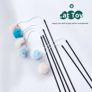 Bacchetta Giocattolo Interattiva per Gatti con Pallina <span class=keywords><strong>di</strong></span> Pelliccia, Campanello e Asta Lunga Multicolore, Realizzata in Plastica e Pelliccia, Prodotto in Cina - Product Image 4