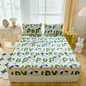 Couvre-matelas en tissu brossé hypoallergénique Ultra doux et respirant avec doublure imperméable pour lit - Product Image 4