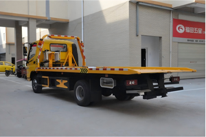 Camion de dépannage routier 4,5T avec plateforme élévatrice hydraulique de 1500 kg, moteur 185 CV, assistance routière professionnelle manuelle - Product Image 5