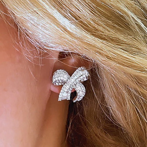 Orecchini a perno a forma di farfalla da donna, stile dolce, per uso quotidiano, accessorio per l'orecchio, gioiello alla moda per outfit. - Product Image 2