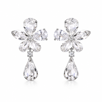 KAVNAR Boucles d'Oreilles Pendantes Fleur Goutte CZ Personnalisées, Laiton Plaqué Or Blanc avec Tige Argent 925 Fabricant Bijoux