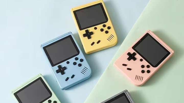 レトロポータブルミニハンドヘルドビデオゲームコンソール8ビット2.8