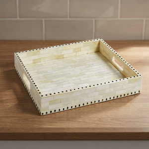 Plateau en bois artisanal avec incrustation de os et bordure à pois, élégant pour la maison, la cuisine, la salle à manger, service et décoration - Product Image 1