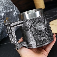Nouvelle Chope à Bière Pirate avec Manche Hache de Combat Viking et Crâne, Tasse Viking Nordique, Chope à Bière Mythologie Nordique