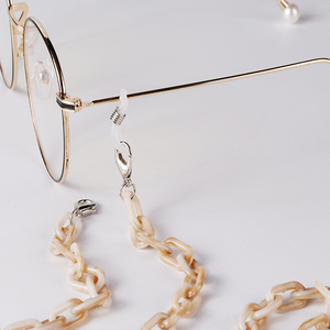 <span class=keywords><strong>Lunettes</strong></span> de soleil en plastique et acrylique, disponible en plusieurs couleurs, porte-<span class=keywords><strong>lunettes</strong></span>, chaîne en plaqué or, 1 pièce - Product Image 2