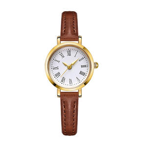 Reloj de estilo minimalista para mujer con esfera de números romanos, correa de cuero y movimiento de cuarzo. - Product Image 3